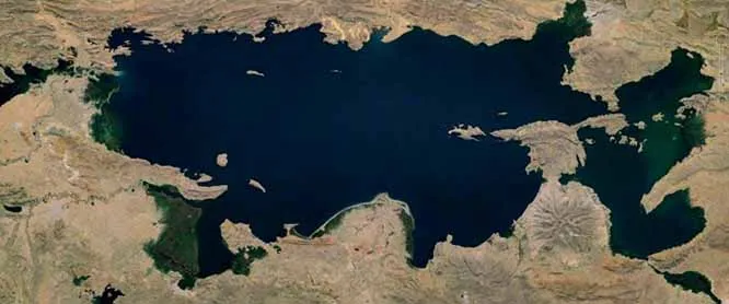 Озеро Титикака вид с космоса