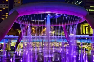 Известная достопримечательность - Сингапурский фонтан с лазерным шоу