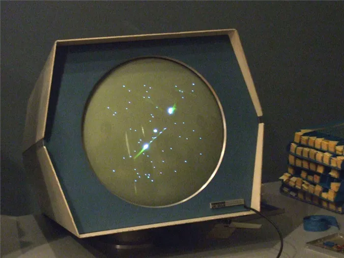 Компьютерная графика. Игра Spacewar, запущенная на PDP-1 в музее компьютерной истории, 2007