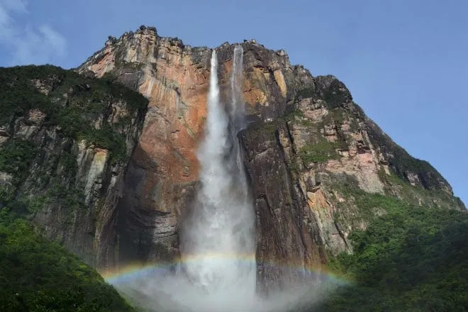 Что из себя представляет водопад Анхель?