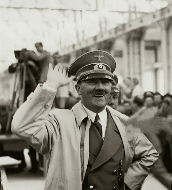 Адольф Гитлер
