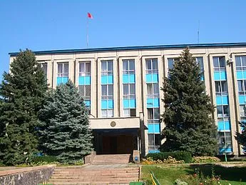 E7935-Bishkek-Oktyabrski-Kenesh.jpg